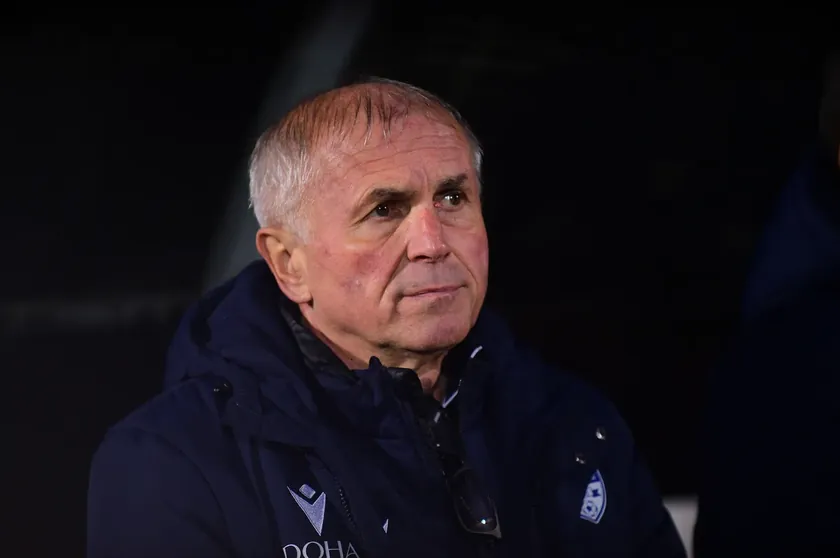 Novi Pazar Teknik Direktörü Vladimir Gaćinović Crvena zvezda maçı öncesi görevinden ayrıldı.