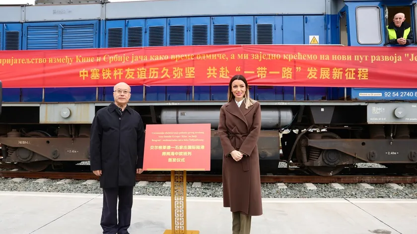 Sırbistan, Çin'e Sırp ürünleri taşıyan treni uğurladı; Bakan Mesarović hedefleri bildirdi