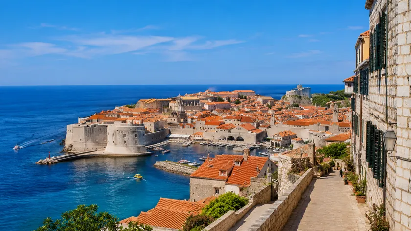 Jadran'da 90.000 Euro'ya Satılık Bir Ev Zagreb'de Bir Garsonyerin Fiyatına Üç Kat ve Bahçe Alınması Mümkün