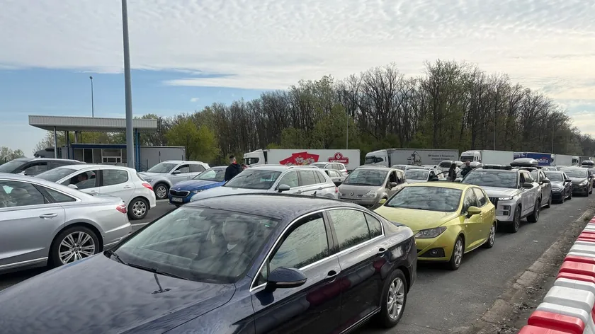 Sırbistan Sınır Kapısında EES Sistemi Nedeniyle Yoğunluk Saatlerce Beklemelere Yol Açıyor