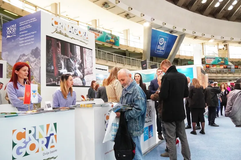 Karadağ Turizm Fuarı'nda yaz sezonu için öne çıkan tatil seçeneklerini tanıttı.