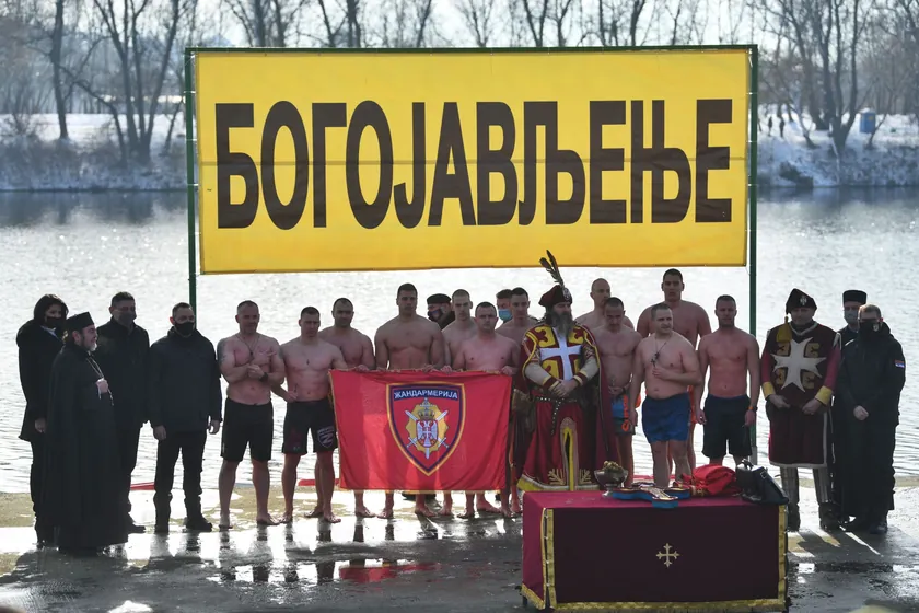 Bogojavljensko plivanje bugün Belgrad'da çeşitli lokasyonlarda gerçekleştirilecek