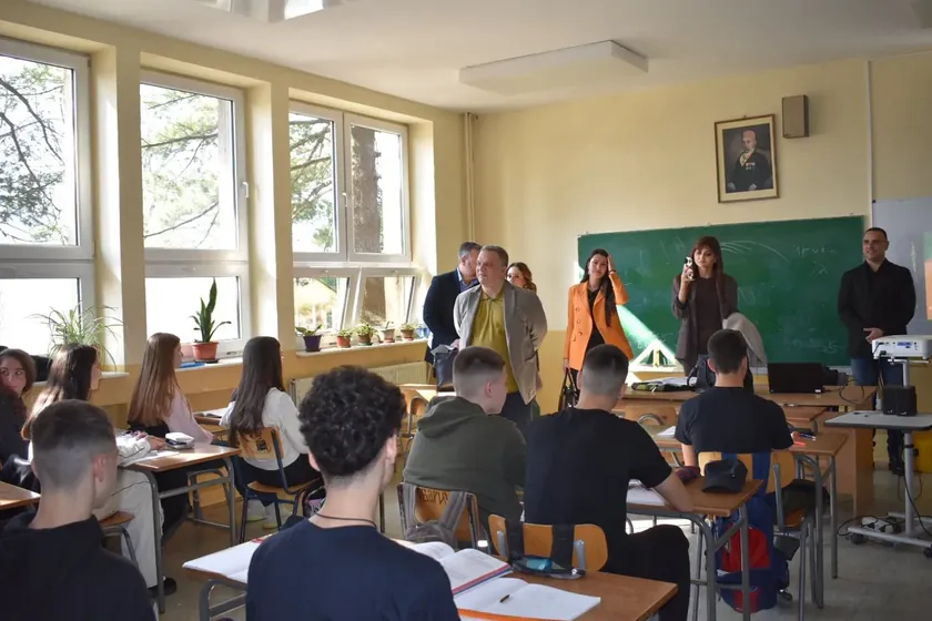 Sırbistan'da SSP, hükümetin eğitimcileri düşman gibi gördüğünü vurguladı