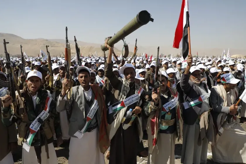 Suudi Arabistan'ın Jemen'e yaptığı hava saldırıları eskalasyon tehlikesi oluşturuyor.