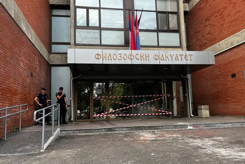 Sırbistan'ın Novi Sad şehrindeki Filozofik Fakültesi'nin maaşlarını azaltması nedeniyle açılan dava sonuçlandı.