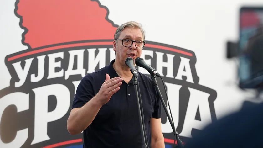Sırbistan Cumhurbaşkanı Aleksandar Vučić Belegiş'te vatandaşlarla görüştü.