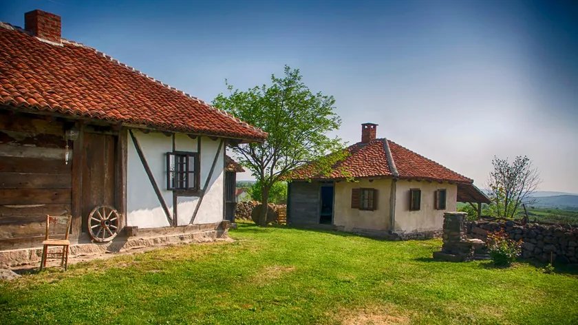 Sırbistan Bački Gračac'taki Draganić ailesi devlet desteğiyle evini dört yılda genişletti