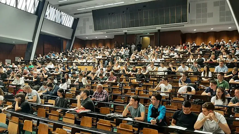 Sırbistan'da Ekonomi Fakültesi, en popüler üniversite olarak FON'u geride bıraktı.