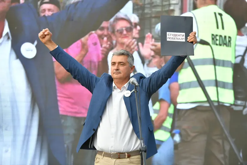 Vanredni parlamento seçimleri için ilk sırada yer alan Ilija Srdanović'in mesajı "Amaç daha iyi bir Sırbistan inşa etmek"