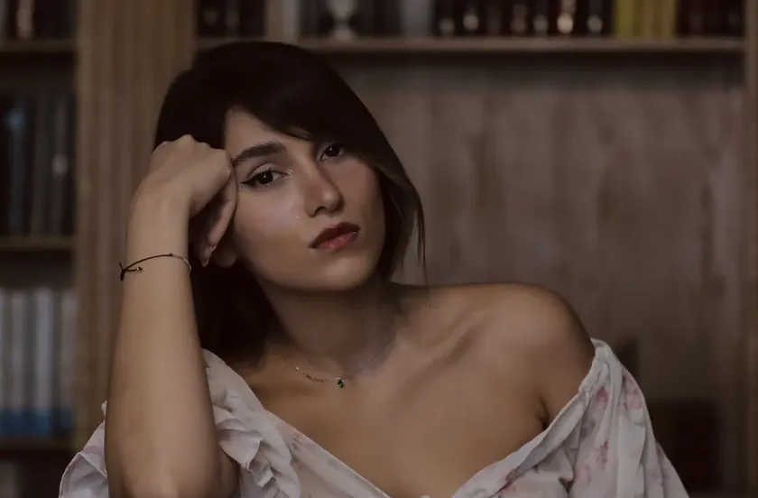İranlı Şarkıcı Hicapsız Konser Nedeniyle 74 Kırbaç Cezasına Çarptırıldı