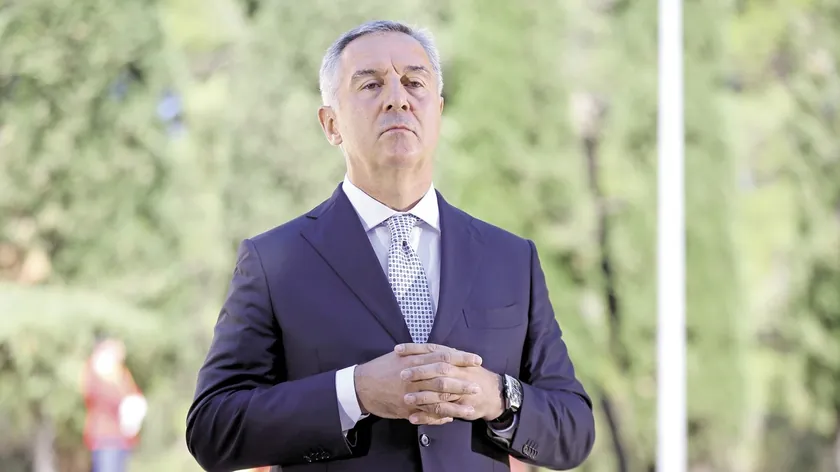 Karadağ İdari Mahkemesi, Eski Cumhurbaşkanı Đukanović Hakkındaki Saat Kararını İptal Etti