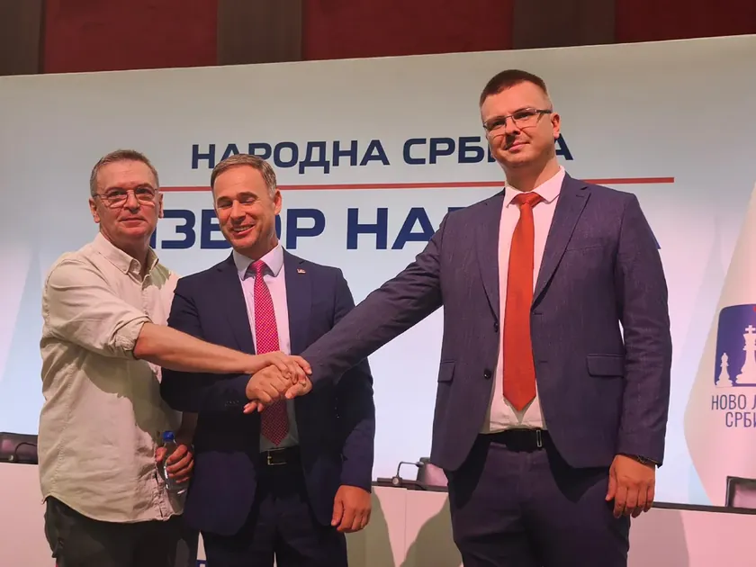 Koalicija AleksiÄ, ParandiloviÄa ve Äute'nin seçimlere katılmaktan vazgeçtiği bildirildi.