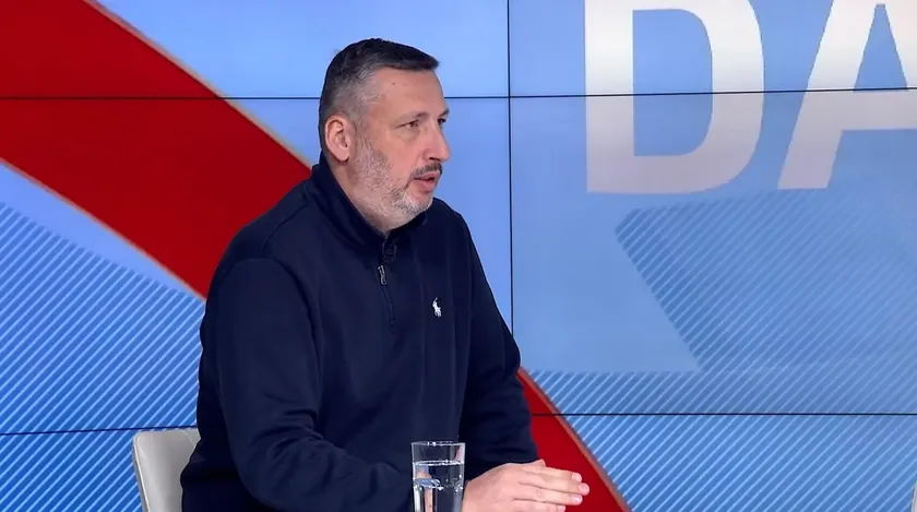 Sırbistan'da çiftçiler bakanla görüşmeyi reddedip taleplerinin karşılanmasını istedi, Belgrad'a gelme uyarısı.