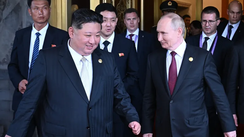 Kuzey Korealı lider Kim Džong Un, Rusya'nın za savunma çıkarlarını ve uluslararası adaleti savaşta za savunma amacıyla yaptığı "özel askeri operasyon"da za başarı olduğunu belirtti.