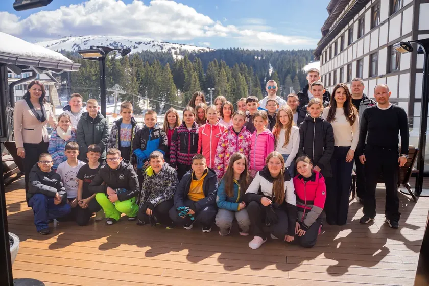MK Group Kosova ve Metohiya'dan En Başarılı Öğrencilere Kopaonik'te Kış Tatili Düzenledi