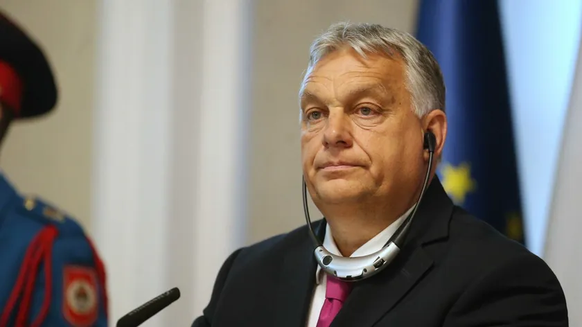 Orban, Mağaristan'da başkanlık makamının sona ermesini izleyerek "Sutra herkese yapabilecekleri her şey olabilir" dedi.