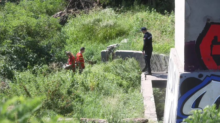 Sırbistan'da Borča'da bir genç adamın ölümüyle ilgili haberler.