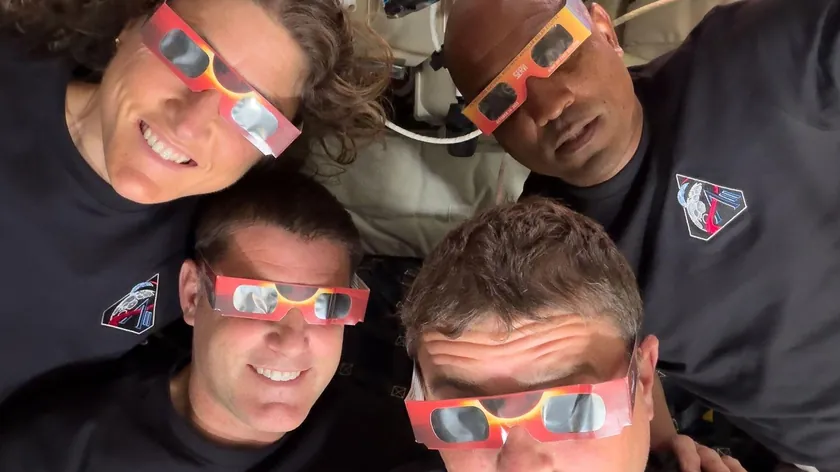 Artemis II Ay Misyonundan Dünya ve Ay'ın Çarpıcı Yeni Fotoğrafları Yayımlandı