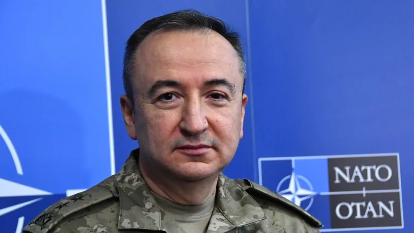 KFOR Komutanı Ozkan Ulutaş Kosova'daki Durumu Sakin Ancak Kırılgan Olarak Belirtti