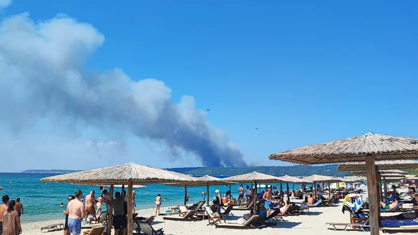 Halkidiki'de yangın söndürme sırasında bir itfaiyeci bayıldı