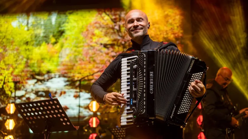 Ace Sofronijević'in Kraljevo'daki Konsertide Emotif Bir An