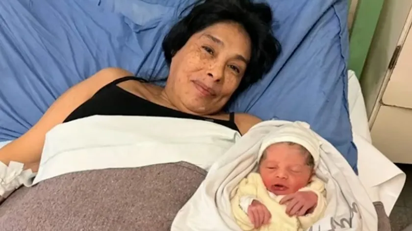 62 yaşında anne annesi olan Mabel Frijas, Argentinada büyük ilgi uyandırdı.