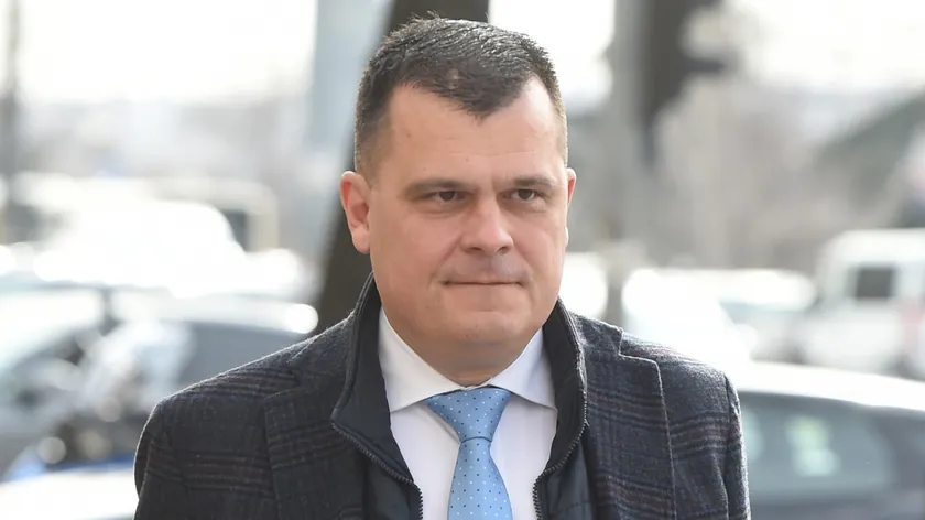 Sırbistan'da Rektörlük binasına polis girişi hukuki miydi avukat açıkladı