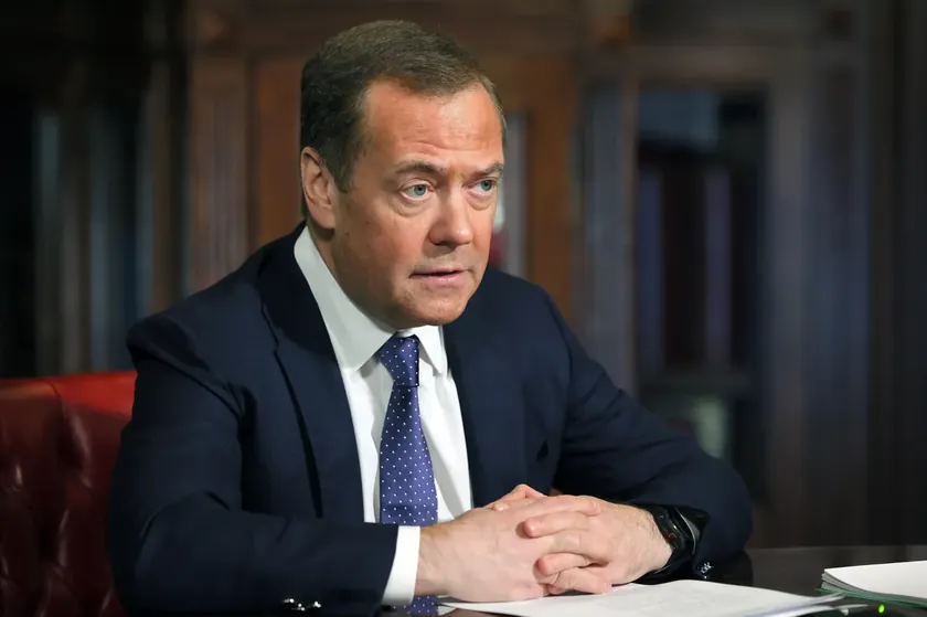 Medvedev Almanya'nın Rusya'ya karşı sert bir askeri yanıt hak ettiği