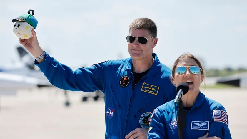 ABD NASA İnsanlı Ay Görevi Yüzyıl Sonra En Uzak Seyahatini Başlatıyor