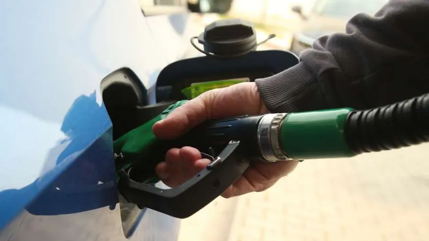 Karadağ'da yakıt tedarikinde ciddi aksaklık riski enerji krizini derinleştiriyor