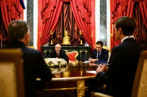 Putin'in planını açıkça ortaya koyduğu ve Kuşner'ın bunu ön plana çıkardığı bir toplantı gerçekleştirildi "Bir yıl önce de bize söylemiştiniz!"