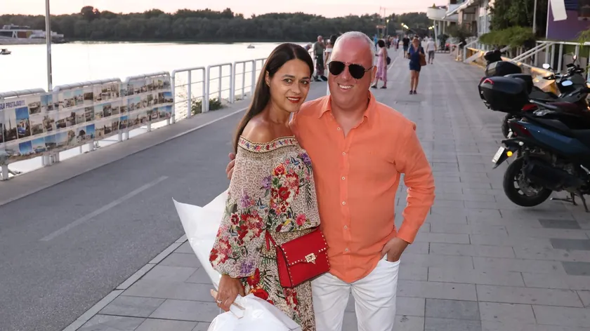 Saša Matić veziyle birlikte Arije'nin doğum günü ve vaftiz partisine katıldı