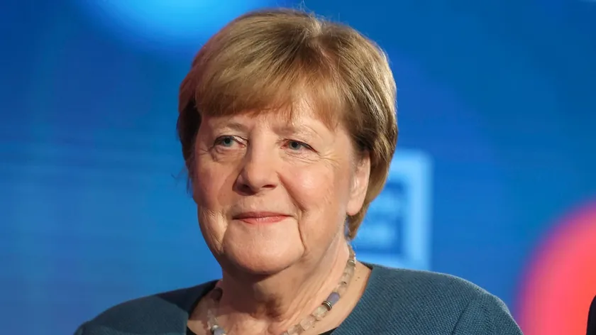 Eski Almanya Başbakanı Merkel'den Avrupa Birliği'ne Rusya eleştirisi