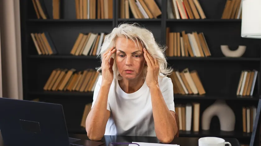 Ofis Havası Teorisi Çalışma Ortamının Cilt Saç ve Göz Üzerindeki Etkilerini Ortaya Koyuyor