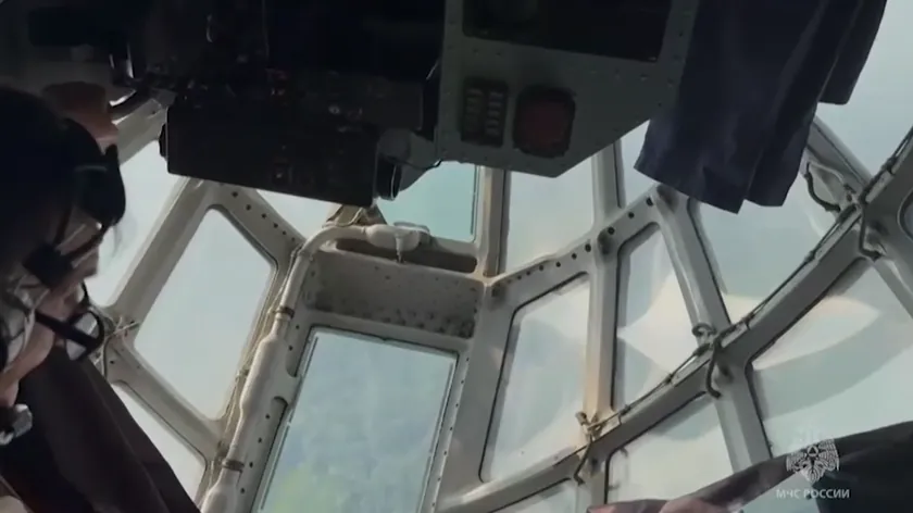 Rusya'dan gelen bir Iljuşin u Deliblatska Peščara yangınını söndürmeye başladı.