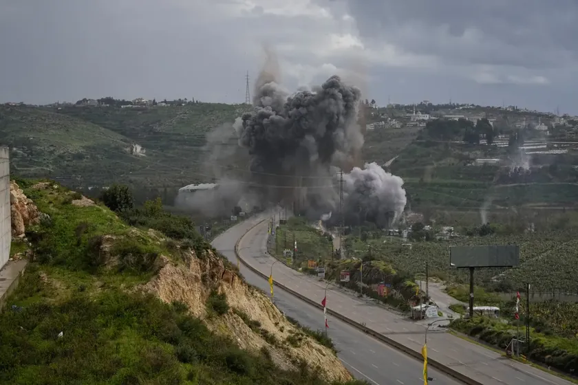 İsrail İran Altyapısına Yeni Saldırılar Düzenledi, İran Körfez Ülkelerine Baskı Yaptı