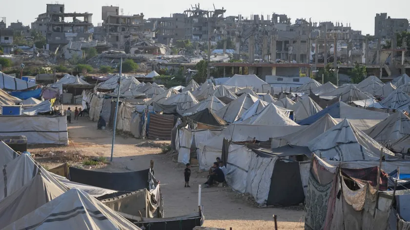 Gaza'daki yerinden edilmiş aileler zıpkın ve farelerle yüzleşmek zorunda kalıyor.