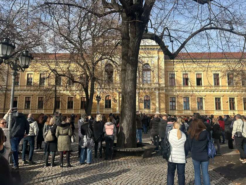 Gimnazinin velileri, Belgrad'da AB Delegasyonu ile görüşecek