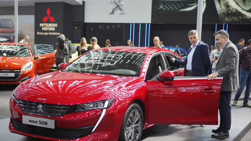 Sırbistan Belgrad Uluslararası Otomobil Fuarı'nda Peugeot Müşterilere Cazip Teklifler Açıkladı