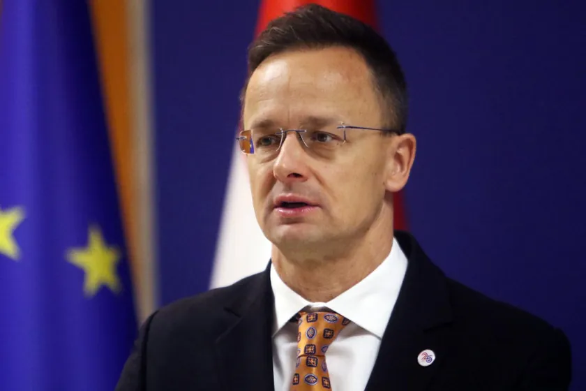 Macar diplomat Peter Sijarto yarın Belgrad'da, Rus payının NIS'e satın alınmasını görüşecek