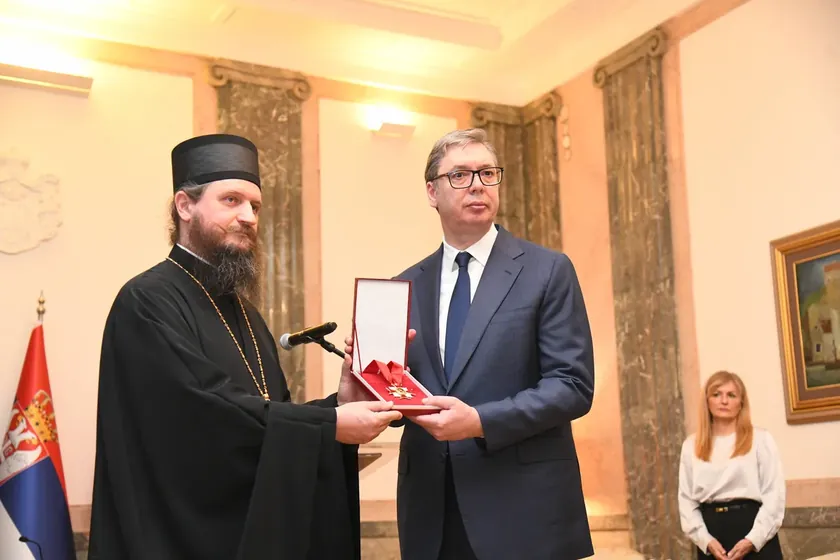 Sırbistan'daki Bihać-Petrovac Piskoposu Sergije Büyük Perhiz Ayinlerinde Sırpça Dilini Yasakladı