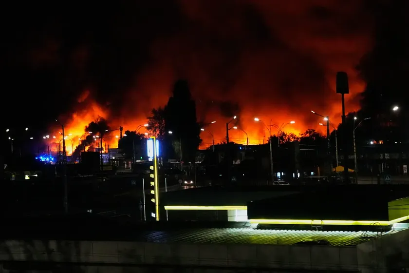 Rusya'nın Ukrayna'daki hava saldırıları sonucu en az 18 kişi yaralandı.