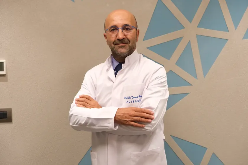 Nahid Mohamadi Türkiye'deki Acıbadem Sağlık Grubu'nda Yeniden Ayağa Kalktı