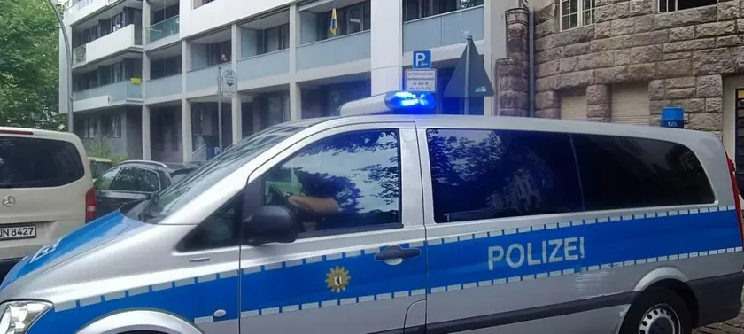 Nemačka'da tren istasyonunda bıçak saldırısı Britanyalı kadın hastaneye kaldırıldı, orada hayatını kaybetti