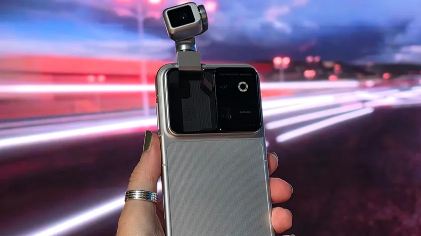Honor Robot Phone'u Yeni Bir Telefon Kategorisi Getirildi