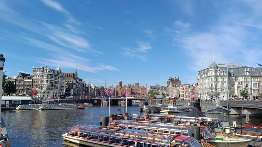 Amsterdam 2031'de dünyanın en pahalı turist taksi ücretlerini uygulayacak.