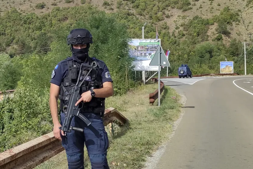 Jarinje'de bir Sırp yakalandı MUP'lu Sırp, hemen sorgulanmaya alındı.