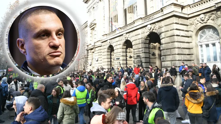 Belgradlı Öğrenciler Sırbistan'ın Ünlü Futbolcusu Nemanja Vidić'e Güçlü Destek Mesajı Gönderdi
