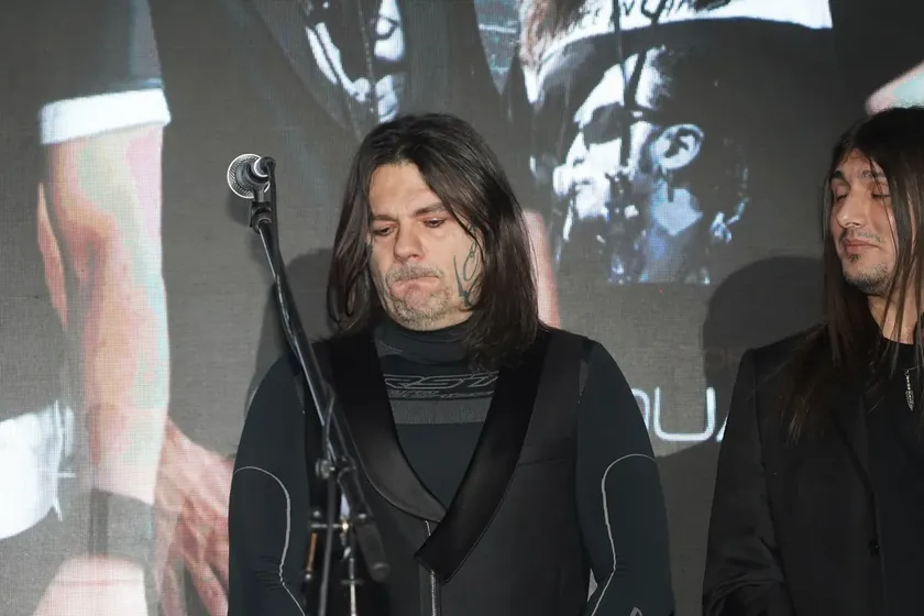 Sırbistan'da Aca Amadeus'un kızı babasını fiziksel ve psikolojik şiddetle suçladı.