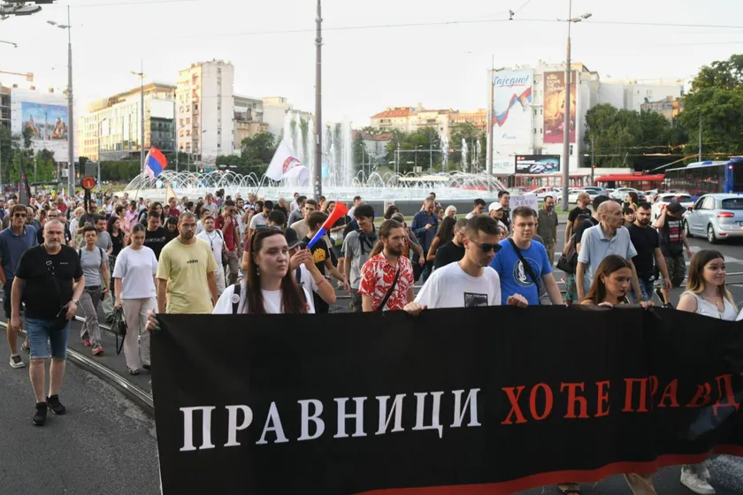 Öğrenciler birkaç Beograd fakültesinde ders boykotu ilan etti